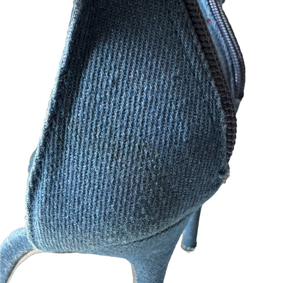 ♥️ Denim Cuff with Raw Edge Styling Stiletto Heels Size 8 - Picture 6 of 8